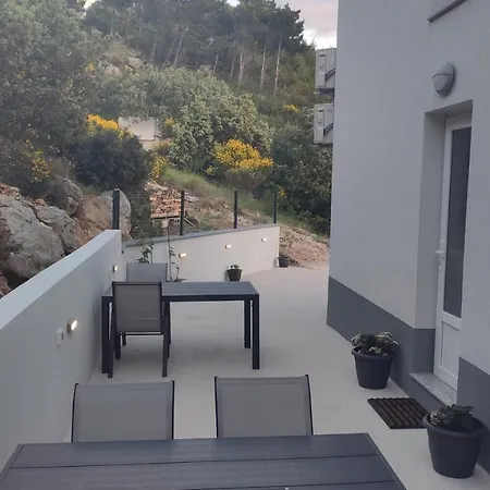 Apartment Luxury Pape Baska Voda